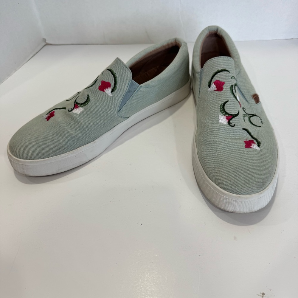REVITALIGN size 12 light blue canvas floral embroidered slip on sneakers